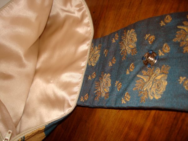 Pochette mod. "SOFIA" fatta a mano con tessuto - immagine 3